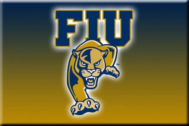 KeshonMHall's tweet photo. Extremely blessed to receive my first offer from Florida International University @FIU #agtg #FIU @FIUFootball https://t.co/mxshcWkpQs