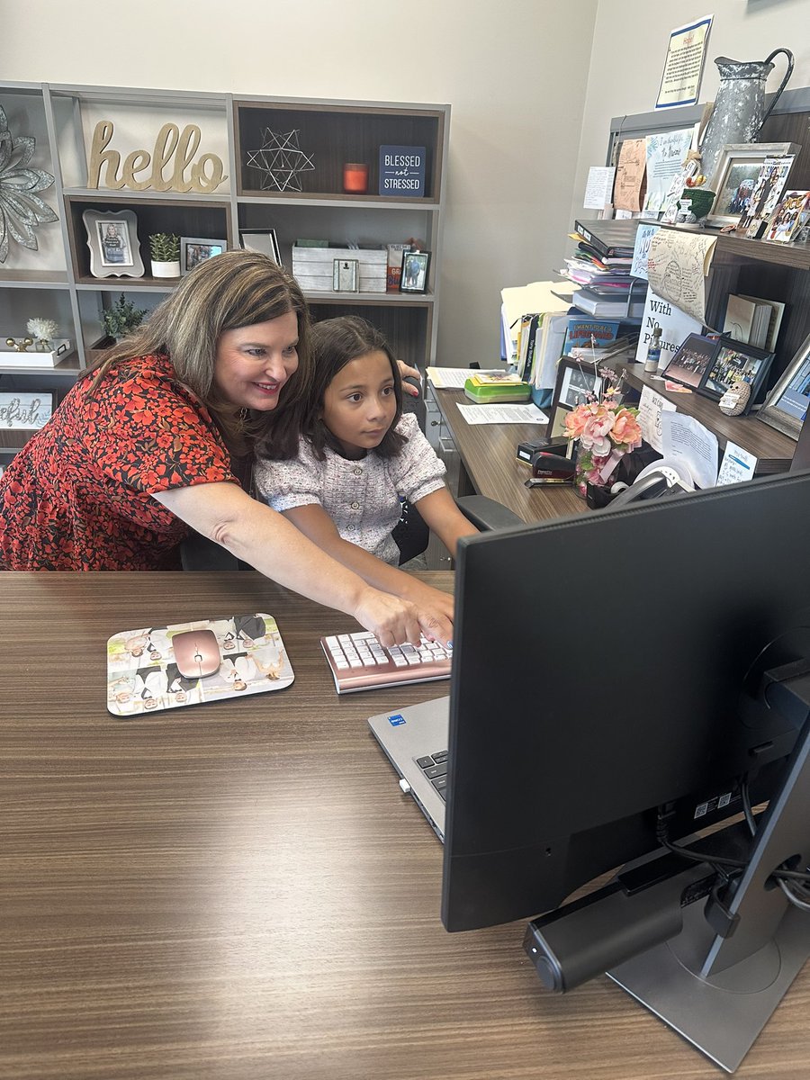 HumbleISD_ACE's tweet photo. Our Principal of the Day was on it today! She gave out Blue Jay bucks, walked classrooms, helped with lunches, read a book, and MORE! She was exhausted at the end of the day! https://t.co/Wcuqz7tb56
