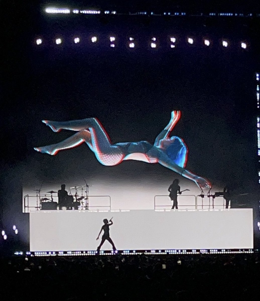 lilithsdagger's tweet photo. seeing my close personal friend halsey again in exactly a month !!🥹 https://t.co/gBL7innyLV