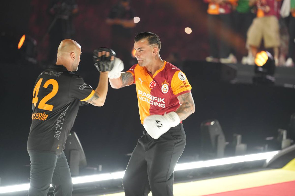 ultrAslan's tweet photo. 🥊RAKİPLER NAKAVT! 🥊

💪🏼 ABDÜLKERİM BARDAKCI! 💪🏼

#DOMİN4SYON

#ultrAslan https://t.co/D6kY57Ow5d