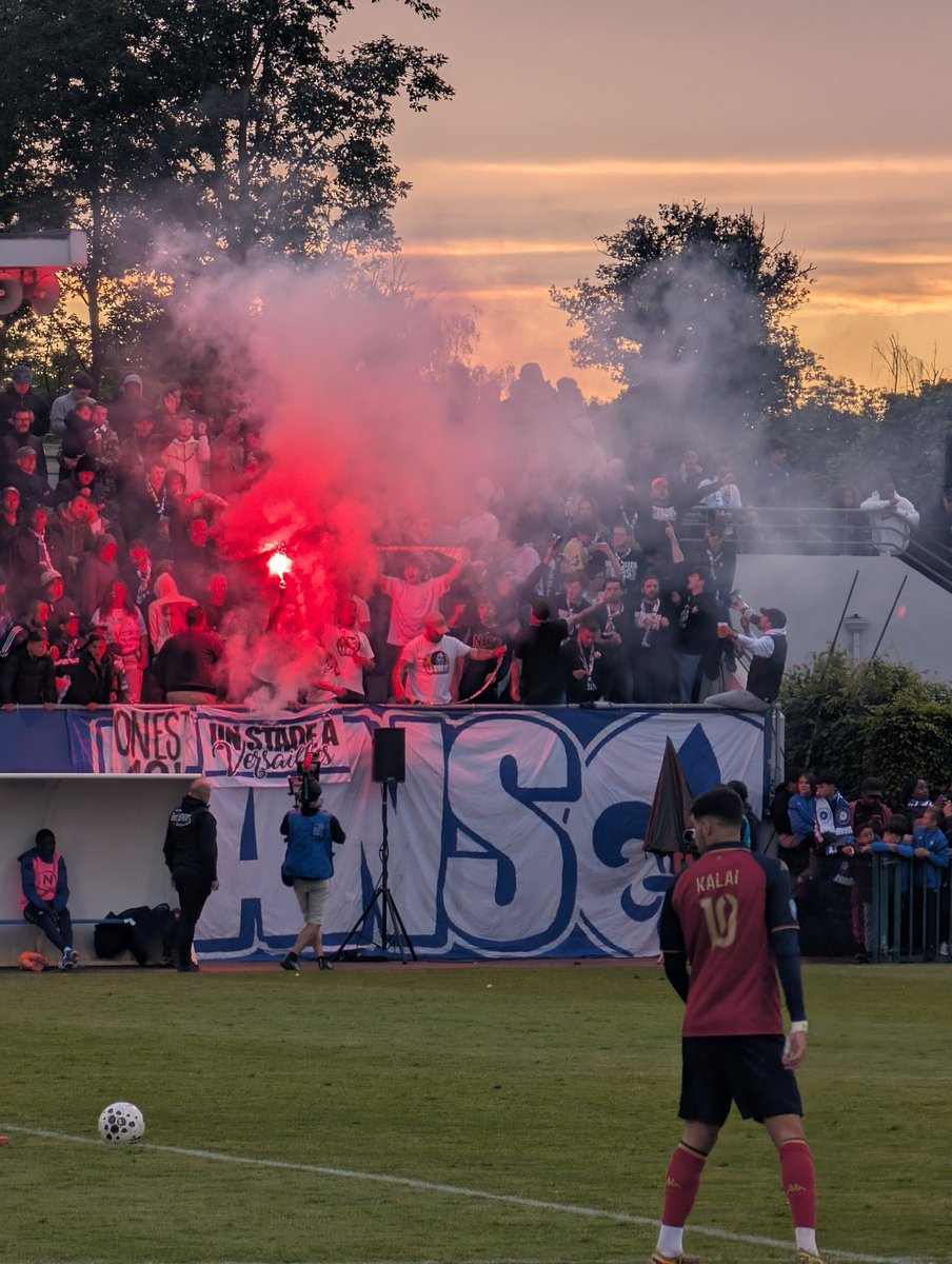 NicoPesce9's tweet photo. FC Versailles - Stade Briochin National #ultra #tifo #ambiance https://t.co/BWa6q7n95S