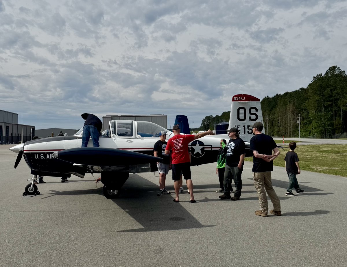 RaleighExec's tweet photo. Kids Outdoor Zone at Piney Grove Baptist Church visited Raleigh Exec yesterday for their Aviation Day, exploring planes on static display and flying in a Cherokee 140. 

Thanks to Jeff Willis and Shelton Aviation for helping make it possible.

📸 Emily Jordan https://t.co/POEZxG37fn