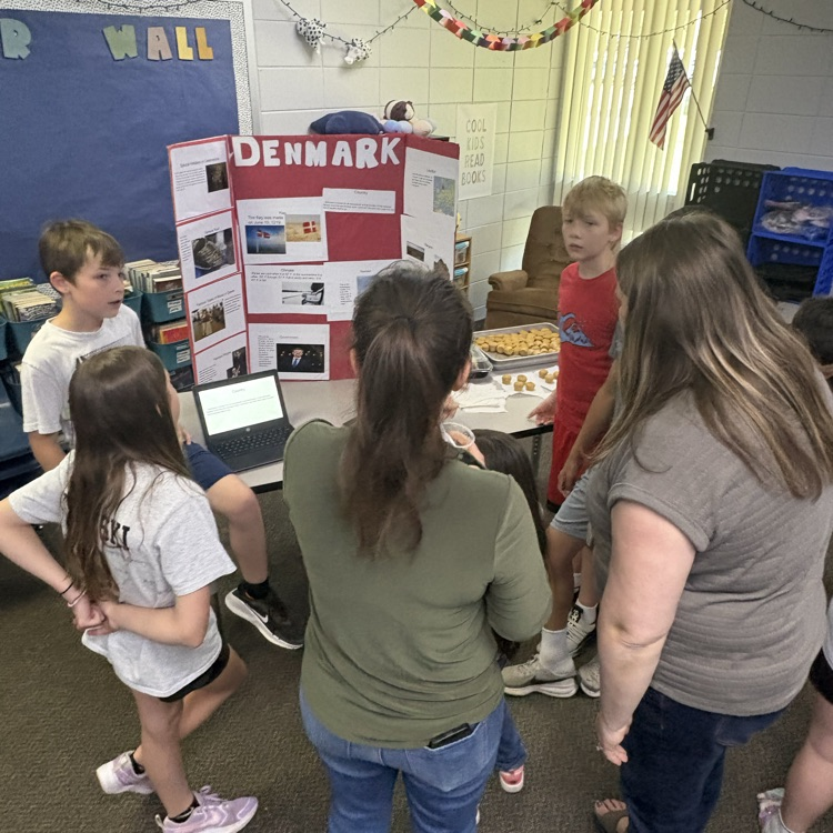 EPJSchool's tweet photo. 5th grade Culture Fair (Mrs. Neuharth's room). https://t.co/DQ1sHltK26