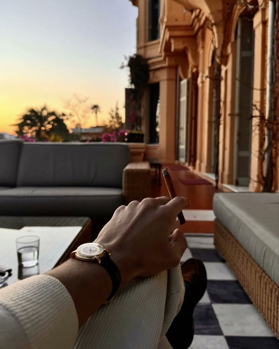 oldmoneyu's tweet photo. Shut up. Get it done first. Words mean nothing until you prove it. Old money energy: silence > noise. What do you think? 👇

#OldMoney #WorkInSilence https://t.co/tfUJM3wN4h