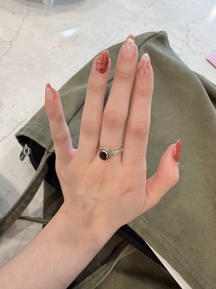 gladepluggin's tweet photo. my nail tech did the first set on me yesterday and I didnβt like them so I came back today and got these πͺ· π― #beassertive https://t.co/seVQFDHK9e