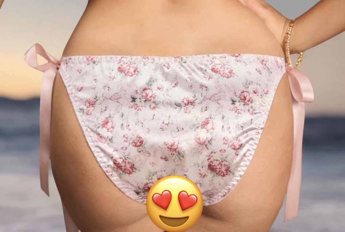 Timejudged's tweet photo. 可愛い下着欲しい方DMください😊花柄の可愛いパンティ🥰

#下着売ります #下着売り子 #下着取引 #下着販売 #下着 #下着売買 #パンツ売ります #パンツ売り子 #使用済み下着 #使用済み下着販売 #使用済み下着売ります #使用済みパンツ https://t.co/xQ31qkPYyk