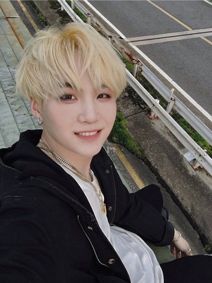 민 tweet media