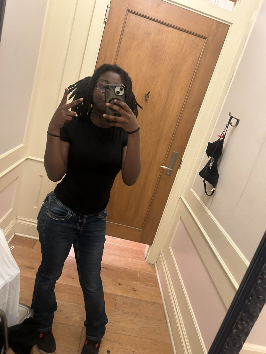 vonni tweet media