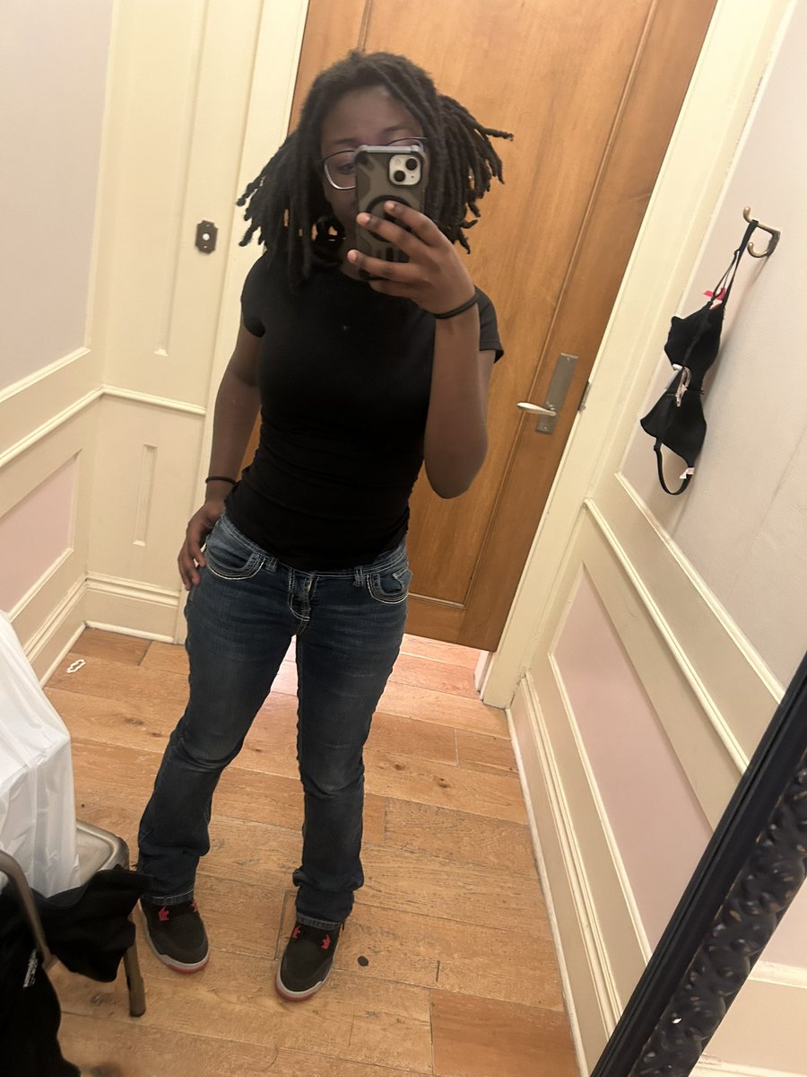 vonni tweet media