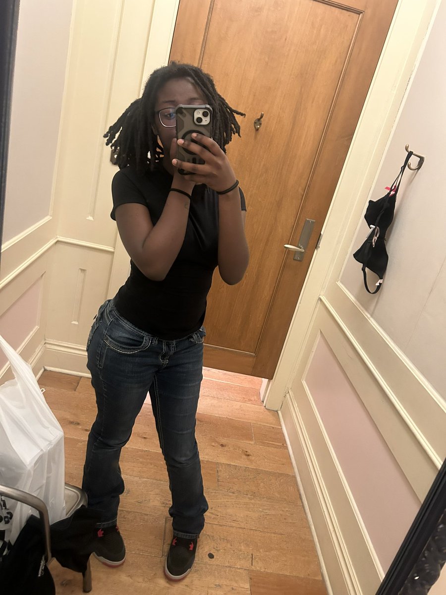 vonni tweet media