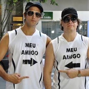malugwlli's tweet photo. jorge e armani de três graças morrendo c eles falando q nasceram um p outro #trêsgraças https://t.co/ouhGs8GCBc
