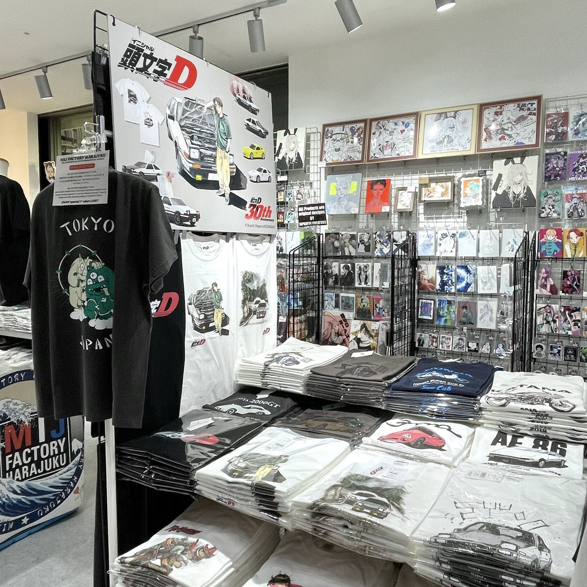 MAGNET109's tweet photo. ／
🖤MIJ FACTORY HARAJUKU OPEN🖤
＼

日本のクリエイターやアート、文化をもっと原宿から世界に伝えたいという思いから生まれたMIJ FACTORY HARAJUKUが期間限定でオープン🎵

数々のオリジナルデザインで描かれた
Tシャツやステッカーがラインナップ🛒💫

ぜひチェックしてみてください🙌

✔︎︎︎︎ MAGNET by SHIBUYA109 6F
✔︎︎︎︎ 5/15(金)〜5/31(日)

@mijfactory 

#MIJFACTORYHARAJUKU 
#MAGNETbySHIBUYA109