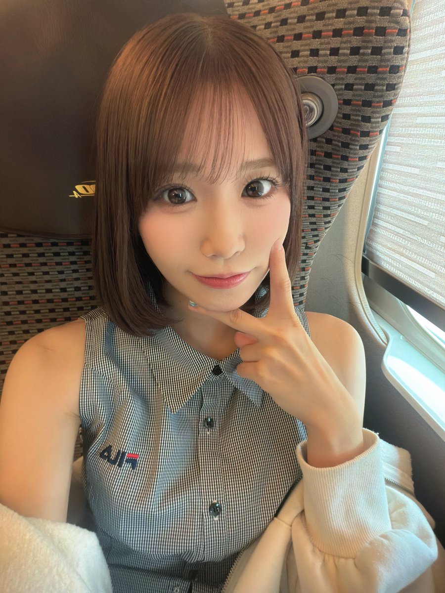 miho_nanachan's tweet photo. 名古屋のKYORAKU西店さんに向かってるよー！🎰

13時〜15時でいるのでぜひ遊びに来てね！

悲報😭右手の人差し指のネイル取れた🫠
今日来る人は右手みないで！

#PR https://t.co/o16WUFRHmU