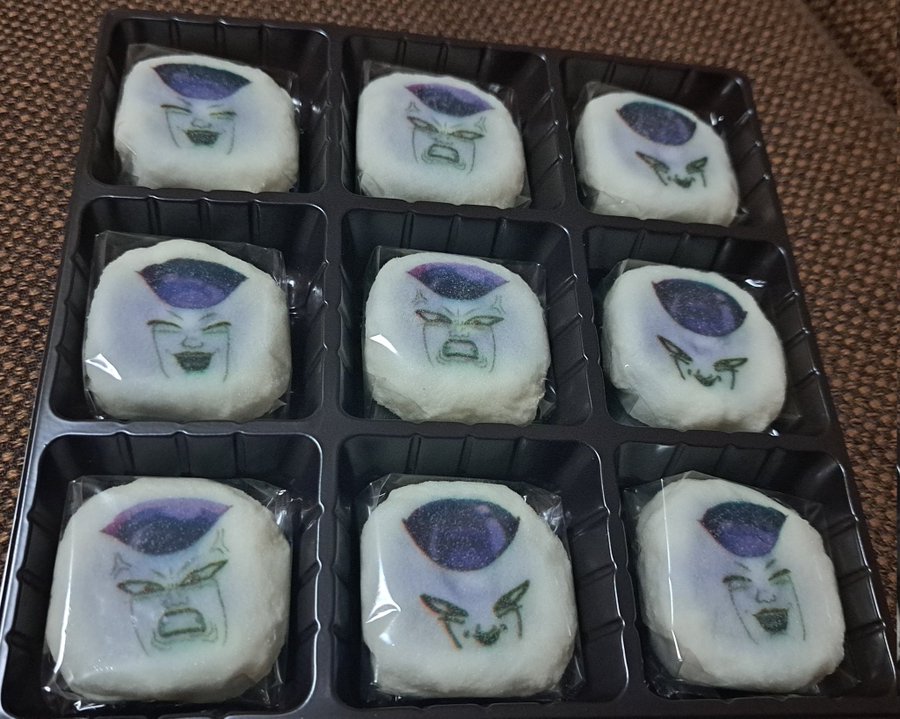 ジャンプショップでフリーザ様の大福が再販されてた！ 過去に買った