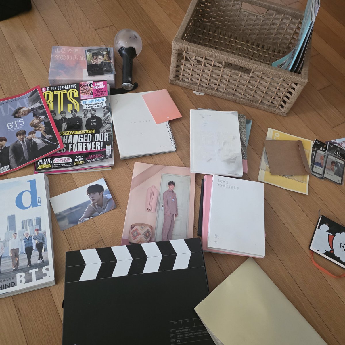 JjoJokia's tweet photo. 방탄소년단 굿즈 bts 일괄 4에 정리해요 https://t.co/ZUktMqpz72