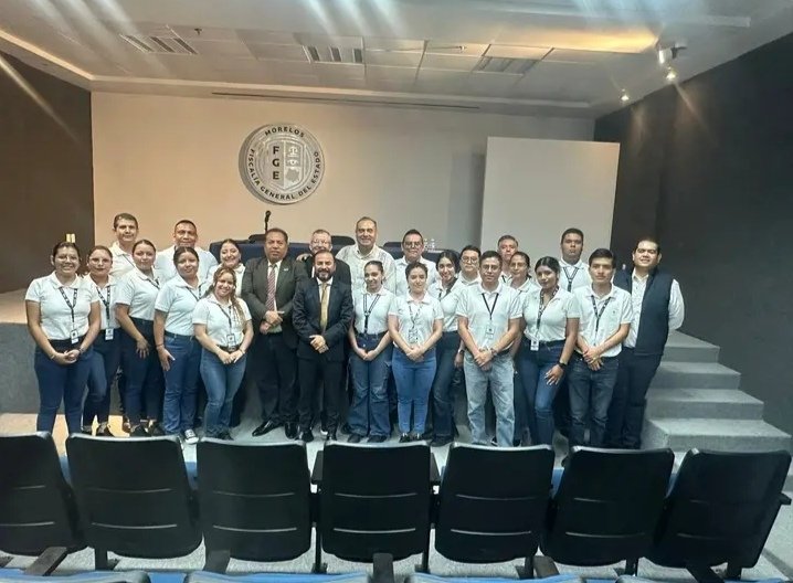 ALDP06218914's tweet photo. El Dr. Raúl Cadena Palacios, Presidente ALDP durante su visita académica a México 🇲🇽, compartió experiencias institucionales, académicas y de formación jurídica con estudiantes y profesionales aspirantes a agentes fiscales del Estado de #Morelos, en #Cuernavaca.  ¡Enhorabuena!👏🏻 https://t.co/Fi2g3KYmwI