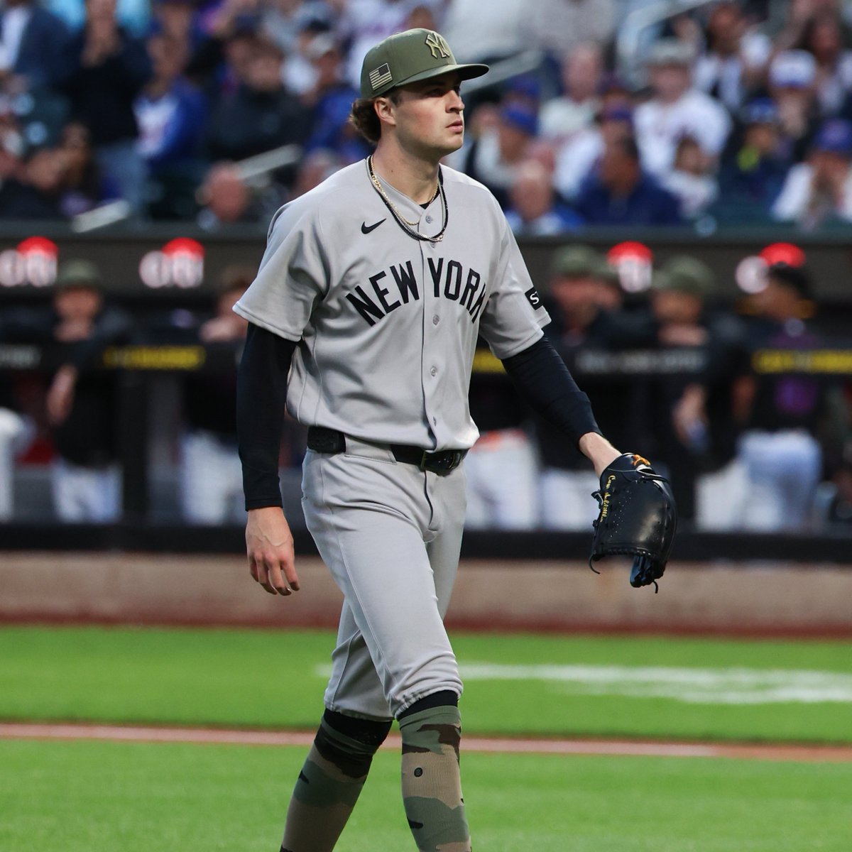 BRWalkoff's tweet photo. Cam Schlittler was DEALING in Game 1 of the Subway Series 🔥

6.2 IP, 2 H, 1 ER, 9 K https://t.co/Mq6Ir3Idin
