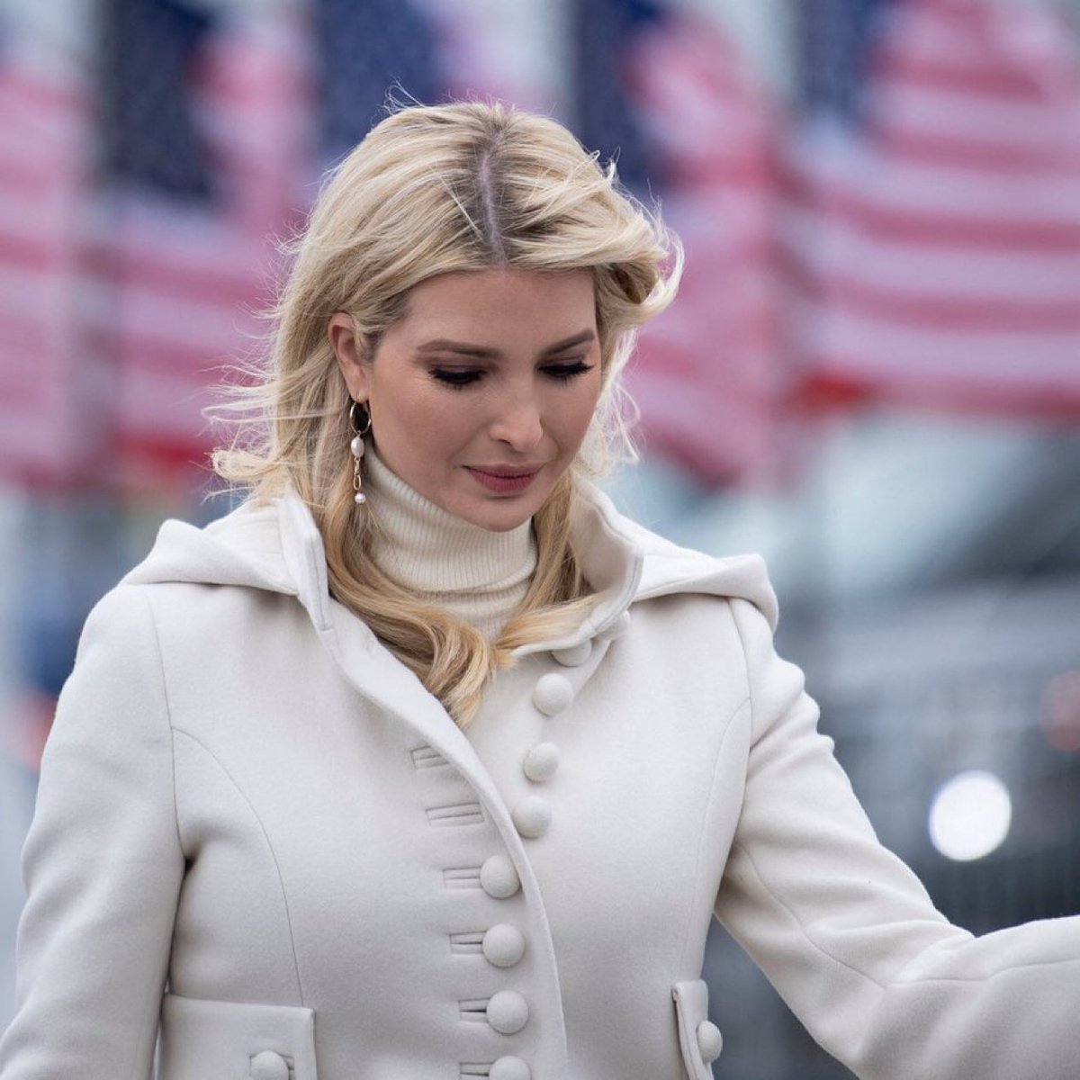 Ivanka Trump RV Q🇺🇲 tweet media
