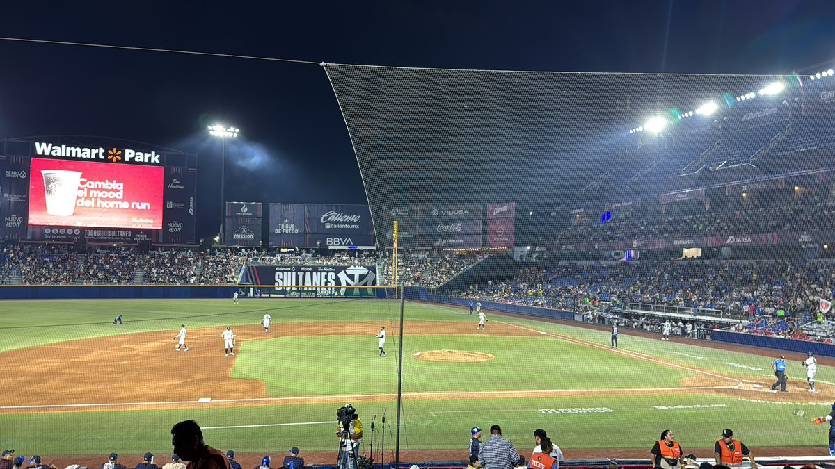 chinchurrin's tweet photo. Sultanes @ Monterrey https://t.co/aPDJ4LAMG2