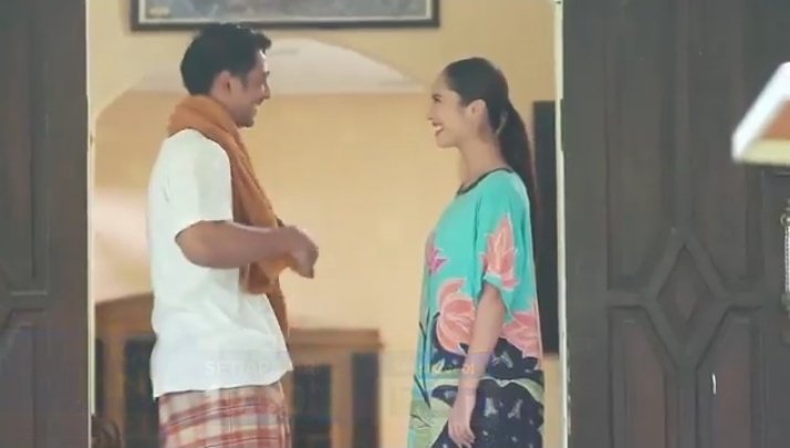 TrishaAldama's tweet photo. Sena mengko moco koran sarungan 
Davina belanjo dasteran 🤣🤣🤣
#TerikatJanji https://t.co/rhmgrmuXfa
