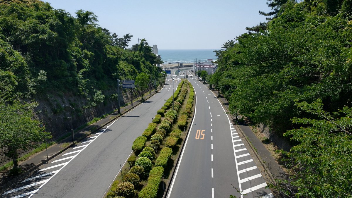 野営あき tweet media