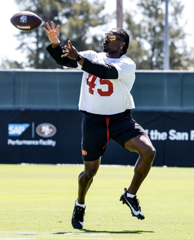 Sterling Bennett🔌💭 tweet media