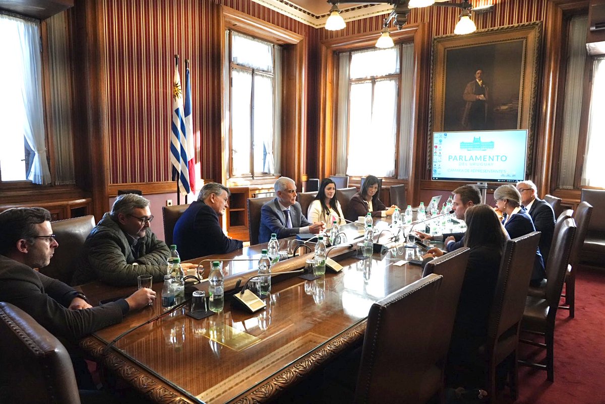 Diputados UY tweet media