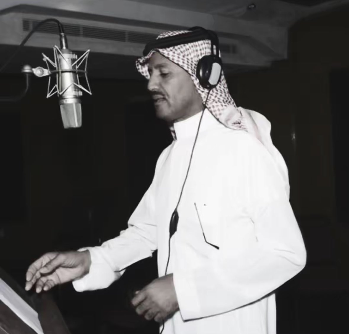 5aled_FA's tweet photo. غريبه صرت ناسينا @KUhp2222 

ذبحنا الشوق بغيابك يآبو نايف ♥️♥️♥️🎵 https://t.co/rx0fbybE0x