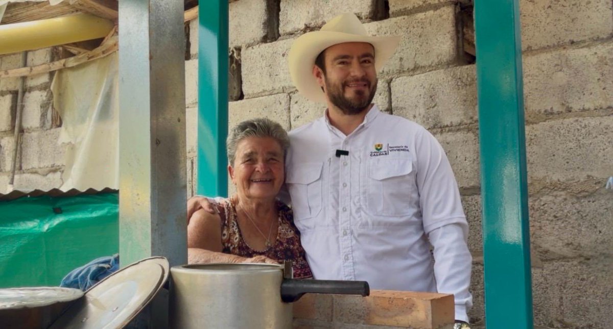 PDACaldas's tweet photo. En #Marquetalia seguimos transformando vidas 💚 El @gobercaldas, a través de la Secretaría de Vivienda, entregó 42 estufas ecoeficientes a familias campesinas de la zona rural. Una iniciativa que mejora la salud, protege el medio ambiente y fortalece el bienestar de comunidades. https://t.co/eSNm8ZOmri