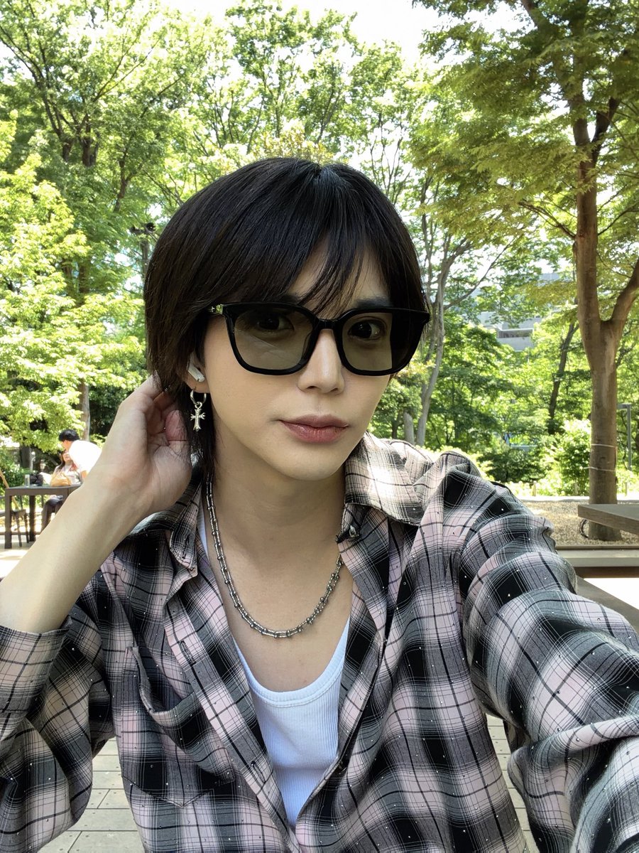 ren__eclipse's tweet photo. 柄にもなく自然光浴びてた https://t.co/ylQSevJdUt