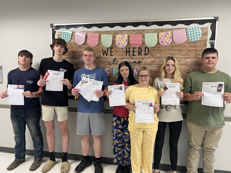 174Schools's tweet photo. Positive office referrals for these students as we wrap up the year! Great job, I'm so proud of the good things these kids are doing! https://t.co/vDuuStsnQ8