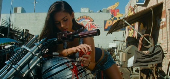 TheCinesthetic's tweet photo. Megan Fox in Transformers: Revenge of the Fallen (2009) https://t.co/9ZID2IfUm5