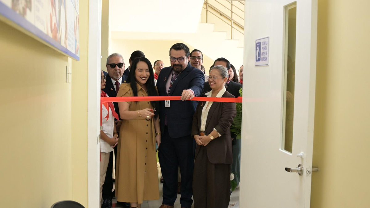 DPS_LosRios's tweet photo. #Babahoyo | Funcionarios de @Salud_Ec, liderados por nuestro director provincial, Alex Gómez, participan en la inauguración de la Unidad de Atención Integral (UAI) de @IESSec, donde se ratifican compromisos de articulación en pro de una atención digna para la población. https://t.co/aCngJf2YbF