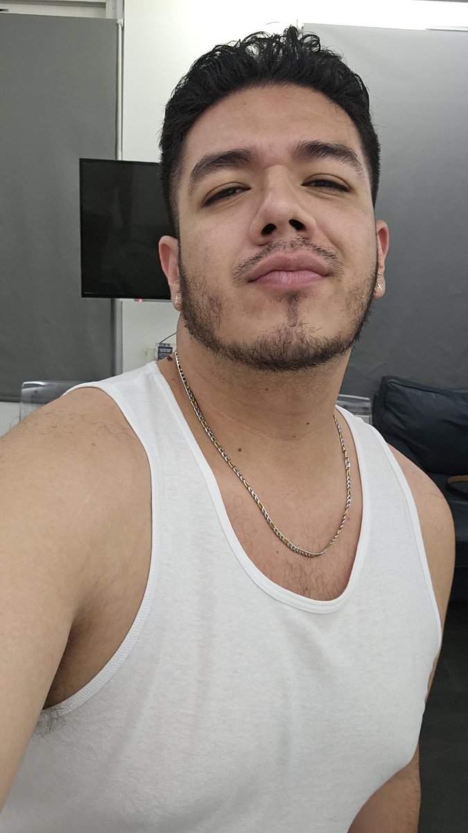 ItsMeMrFots's tweet photo. Bi Latin Men https://t.co/rbTQO18xYB