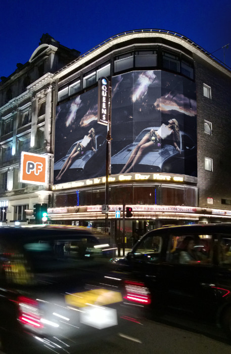 bluejqss's tweet photo. @swtaoty_ Cassie estamoa outdoor pelo mundo com o lançamento do projeto visual "No One Gets Out Clean". https://t.co/9ZL8B705nD