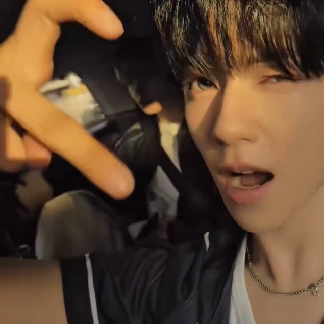 Post by lee 🍒 on X: 🤭🫶