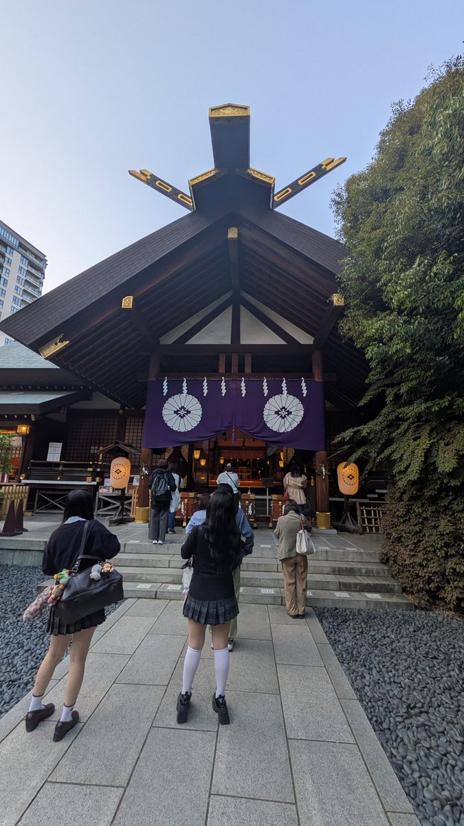 shibu_yoshi's tweet photo. 飯田橋　東京大神宮に寄り道
伊勢神宮とゆかりが深く、御利益は、心結び、縁結び、幸結び。
女子しかおらんかった。 https://t.co/gpMsgiKjX2