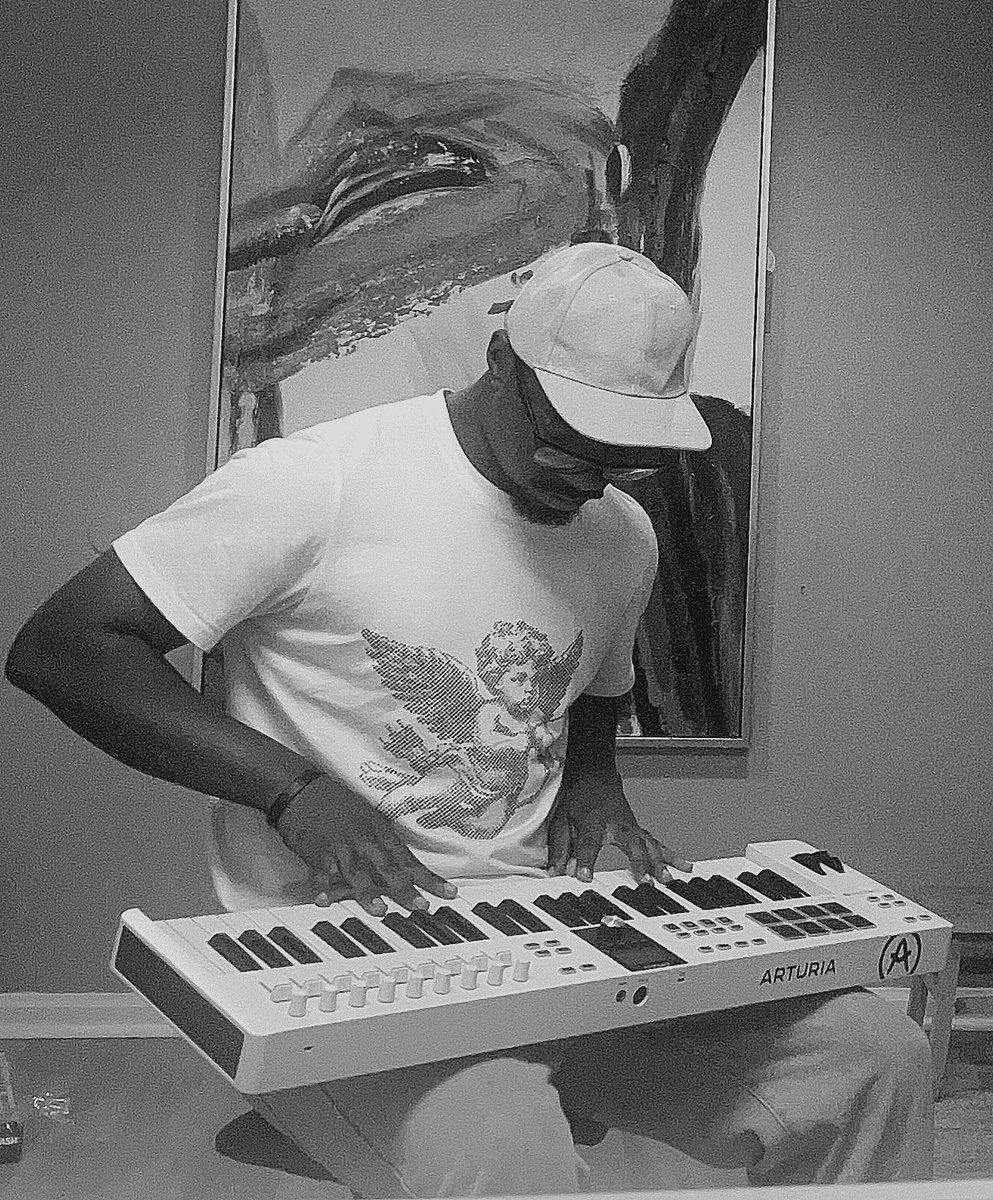 dufranzay's tweet photo. Piano Man. https://t.co/vLuJhJZwTb