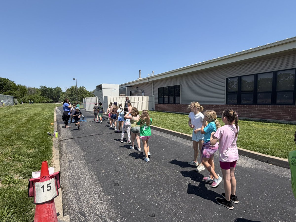 SMSPruemer's tweet photo. Field Day Fun (Part 1 of 3)
@BTEWolfPups https://t.co/HtMoLC9XCI