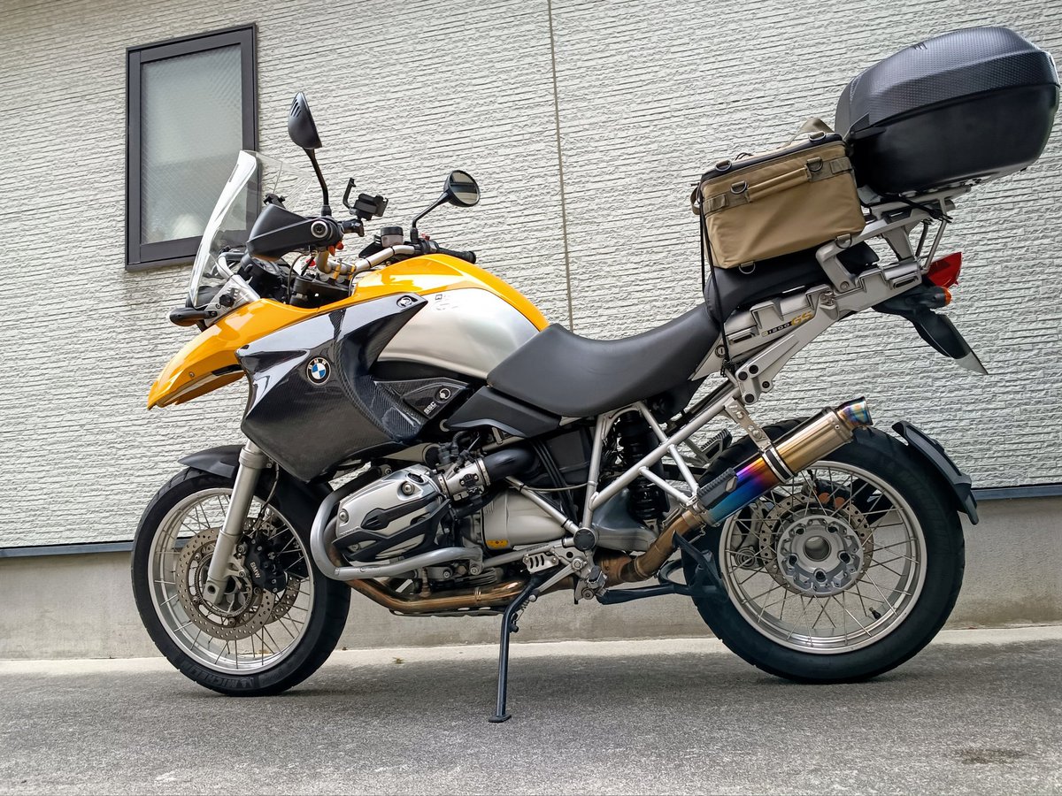 usui_jp's tweet photo. キャンプツーリングへ出発
道具はこれで十分です😁

#R1200GS
#ミニマムパッキング
#キャンプツーリング
#バイク乗りと繋がりたい https://t.co/myZPgP2X1f