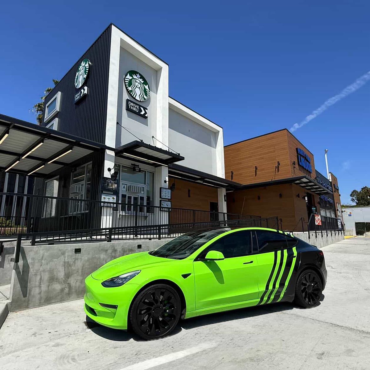 TeslaClubSoCal's tweet photo. EV FEST CONFIRMED: @IconicTesla 

Celebrating 8 Years of Electrified EVents!
EV Fest Fundraiser for @LBCityCollege Auto Tech Program. 

Have an EV and planning to attend?
Register before we fill up! #EVfest https://t.co/qIQGqZCVqm