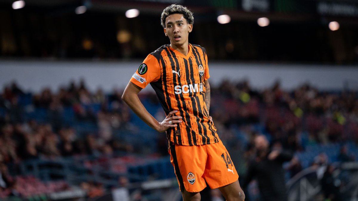 LAROMA24's tweet photo. 🇧🇷 #CalciomercatoRoma: occhi su #Isaque dello #ShakhtarDonetsk. Piace anche a #Inter, #Juventus, #Milan e club inglesi 🔥

[@calciomercatoit]

➡️ https://t.co/REJjaSCwwX
#ASRoma https://t.co/ye0txkt0fA