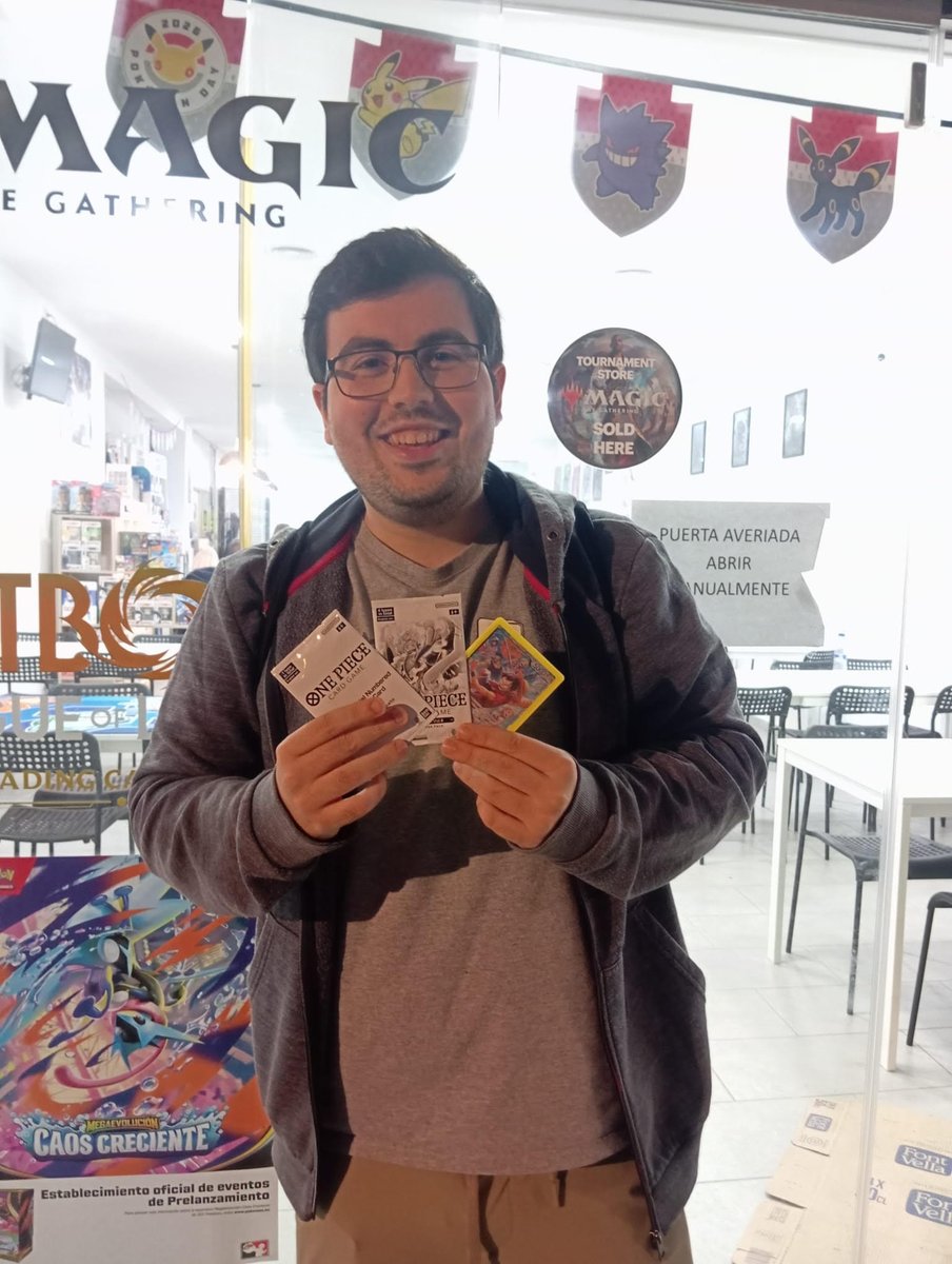 Davidmelee98's tweet photo. First serial of the year and it’s not Luffy, but hey, it’s a start. Giving a little hope to the 🔔🔔🔔 fans.
P.S.: I’m looking to trade a sealed Yamato for a Yamato with serial number 838 or 539. If you have one or know someone who does, contact me plis. https://t.co/KliDEa4b0J