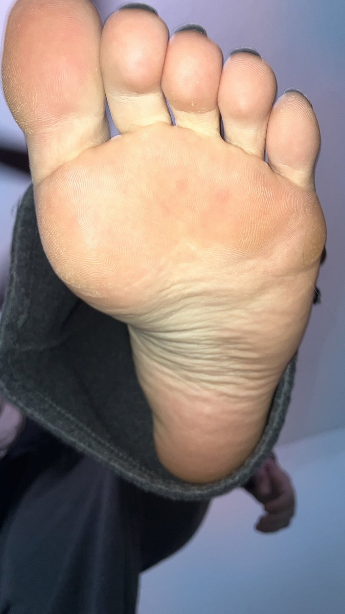 wailingbunny's tweet photo. last thing you'll see after talking shit in game chat :P
#giantess #feet #sizetwitter #feetworshi̇p #feetfetısh 
(had a photo idea and decided i'll just put them all on here :P https://t.co/LwXHilKlIy