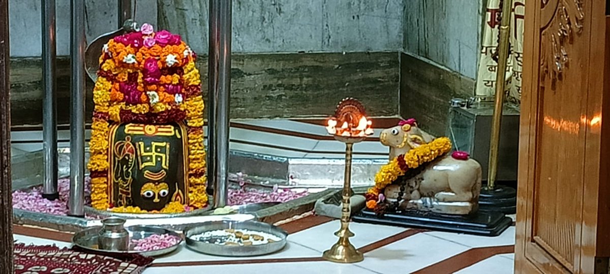 old_cricketer's tweet photo. हर हर महादेव https://t.co/1vIuGCHCMB