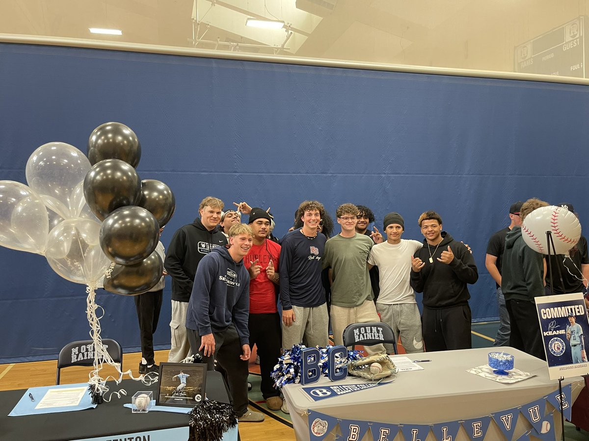 CoachQC4's tweet photo. Proud of my boys going off to play collegiate sports. Don’t matter the level, every opportunity is a great opportunity 
@ChaseWhita67383 @DavidMxrt1n @RylanKeane https://t.co/vRnDwszb4R