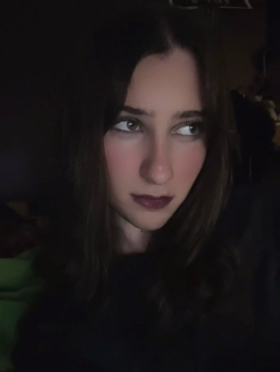 elvenmane's tweet photo. I’ve only been doing makeup for a year 😭 I think I’ve improved a little 
#femboy #twink https://t.co/6vV5fsL7Lz