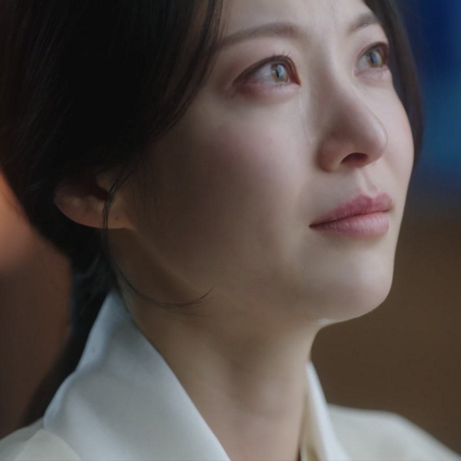 SOFEEEE8's tweet photo. แล้วดูความสวยที่ไม่อาจละสายตา เมคอัพเอยใดดีมากกกกกก

#공승연 #GONGSEUNGYEON
#21세기대군부인 #PerfectCrownEP11
#กงซึงฮยอน #PerfectCrown https://t.co/5LYrHCIXEG