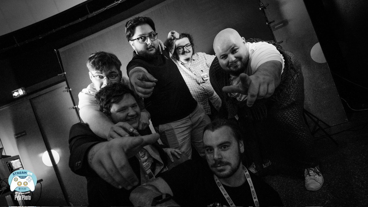 PyjaSSB's tweet photo. On met le studio à l'œuvre au #StreamOnForKids 🔥
Mais on oublie pas : DONNEZ 🙌
https://t.co/KYK8ZHsxwr https://t.co/Gr0N5UE5bn