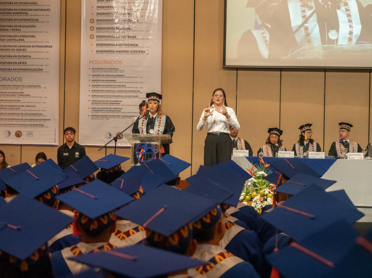 Unimagdalena's tweet photo. 🎓✨ La Facultad de Ingeniería entregó hoy a la sociedad 187 nuevos profesionales que convierten sus sueños en propósito y su conocimiento en oportunidades para transformar el territorio.

#GradosUM https://t.co/DcCvZ14stC
